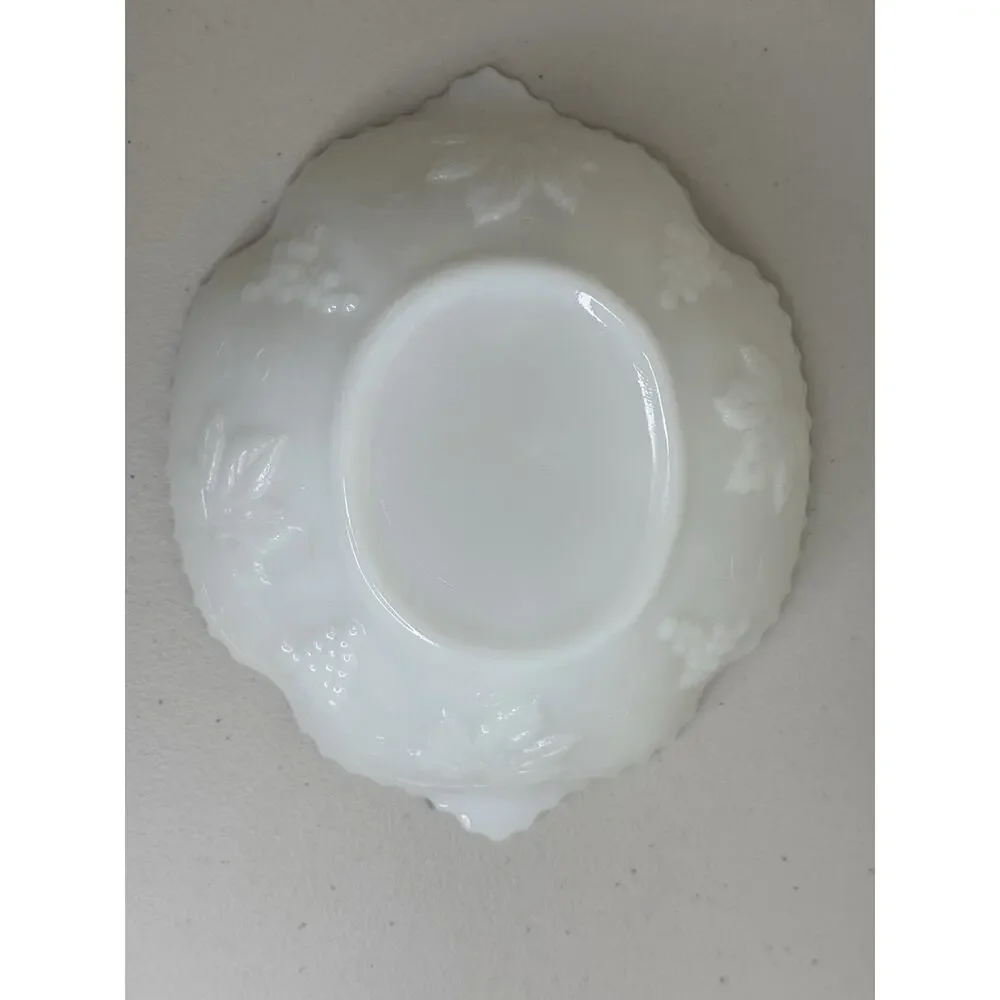 Vintage Anchor Hocking White Milk Glass Serving Bowl Grapes Pattern 10